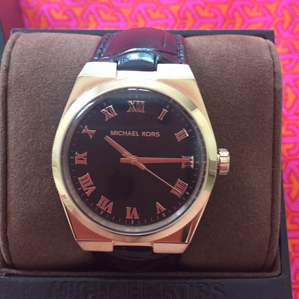 Michael Kors Watch! - Picture 6 of 8